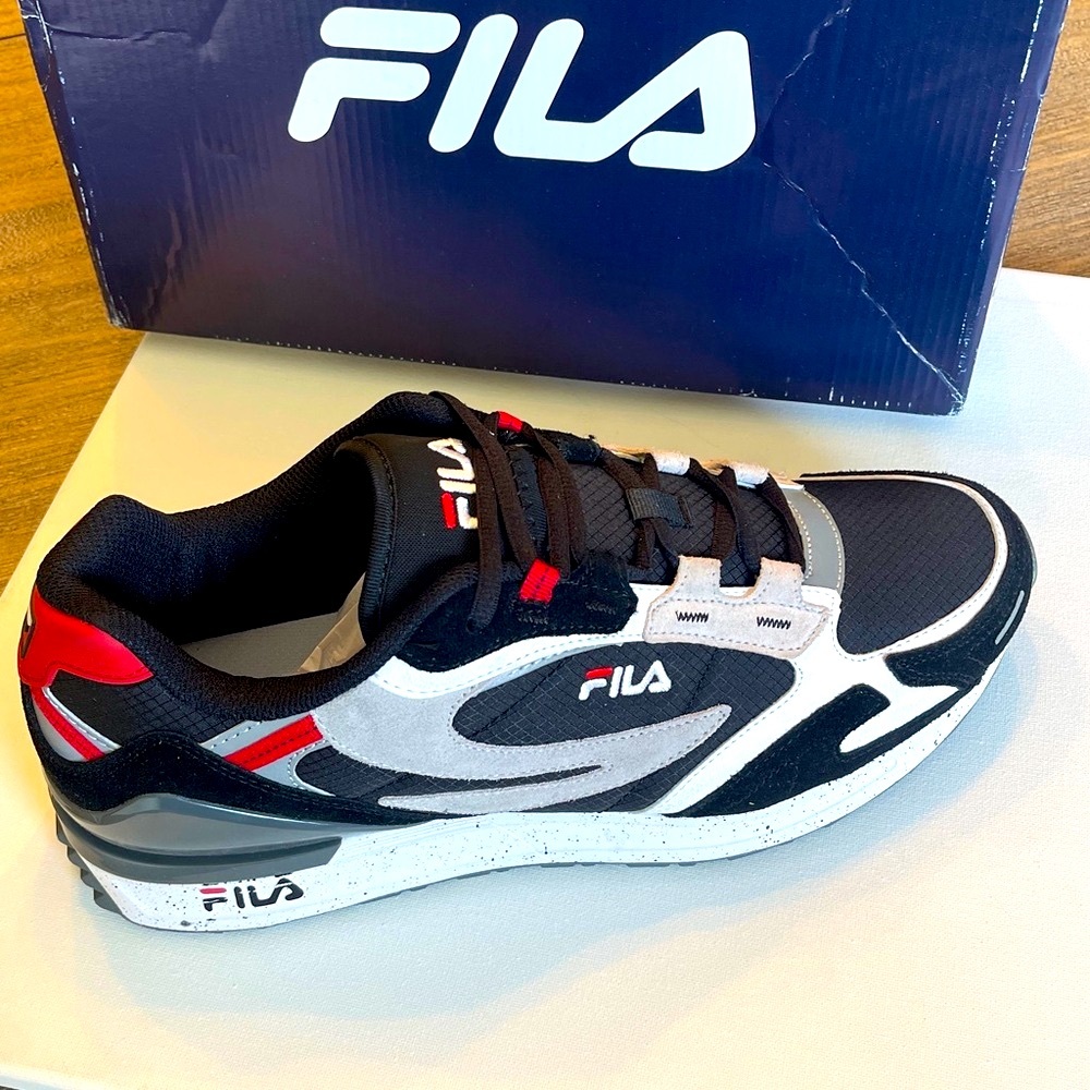 NIB FILA VALADO MENS BLACK RED GRAY CASUAL LIFESTYLE SNEAKER SIZE 13 - Picture 5 of 13